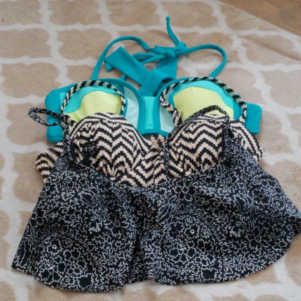 3 bikini tops 2 small 1 xtra small
